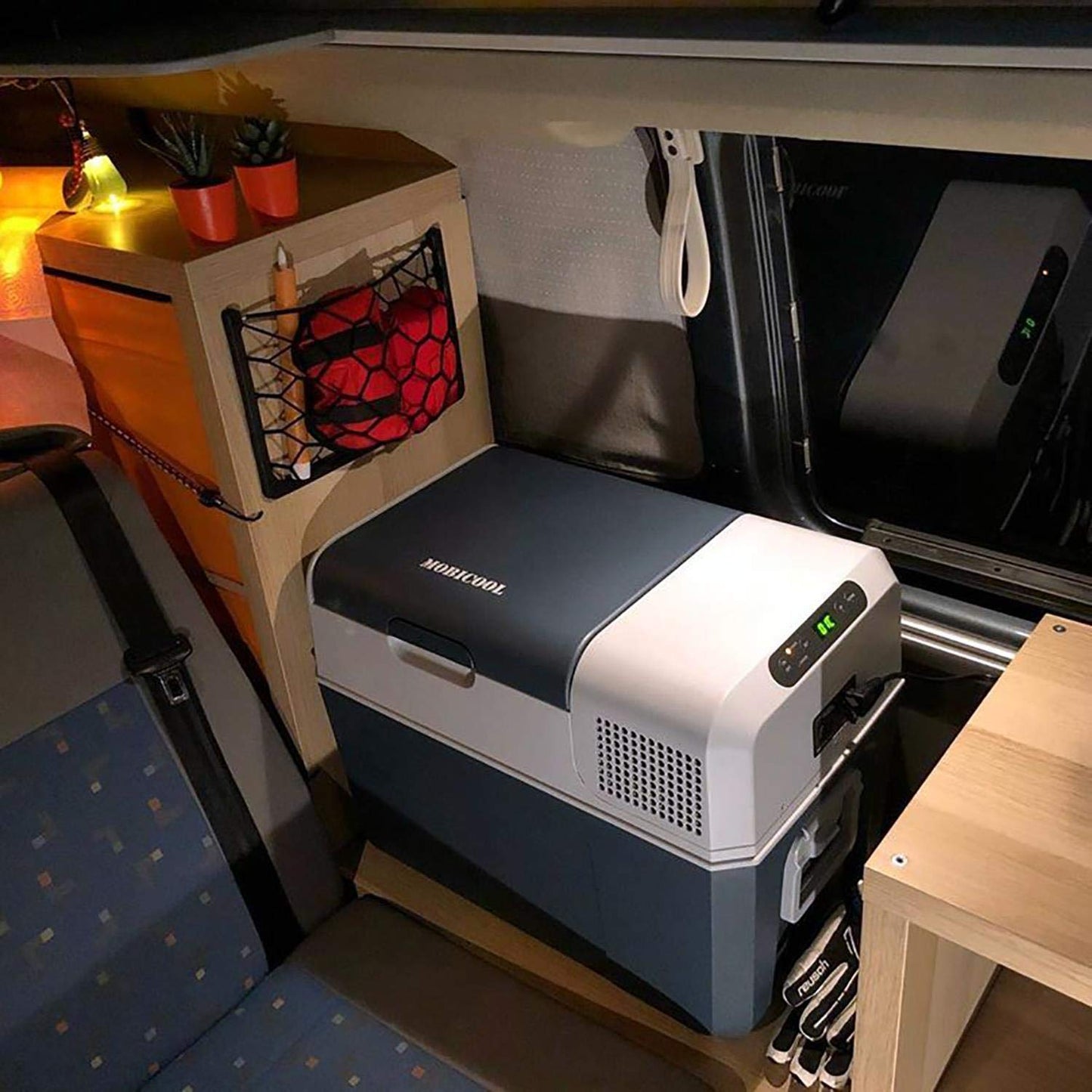Mobicool FR40 Kompressor-Kühlbox mit 38 Liter Fassungsvermögen, 12/24 V und 230 V, Mini-Kühlschrank für Auto, Lkw, Boot, Wohnmobil und Steckdose